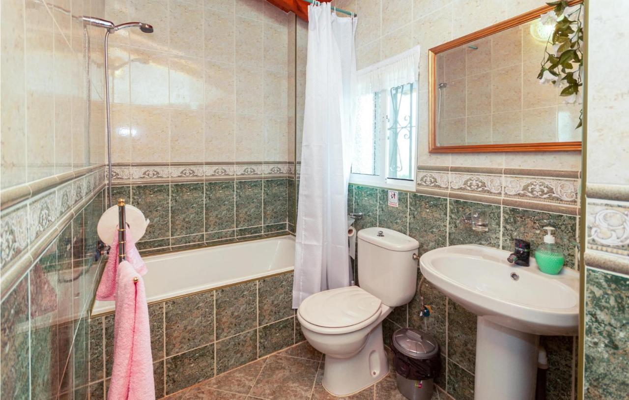 Awesome Home In Antequera With Wifi Extérieur photo